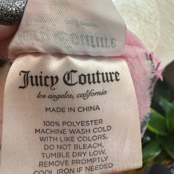 Juicy Couture 50"X70"  Pink Crown  Home Throw Blanket EUC - Picture 10 of 12